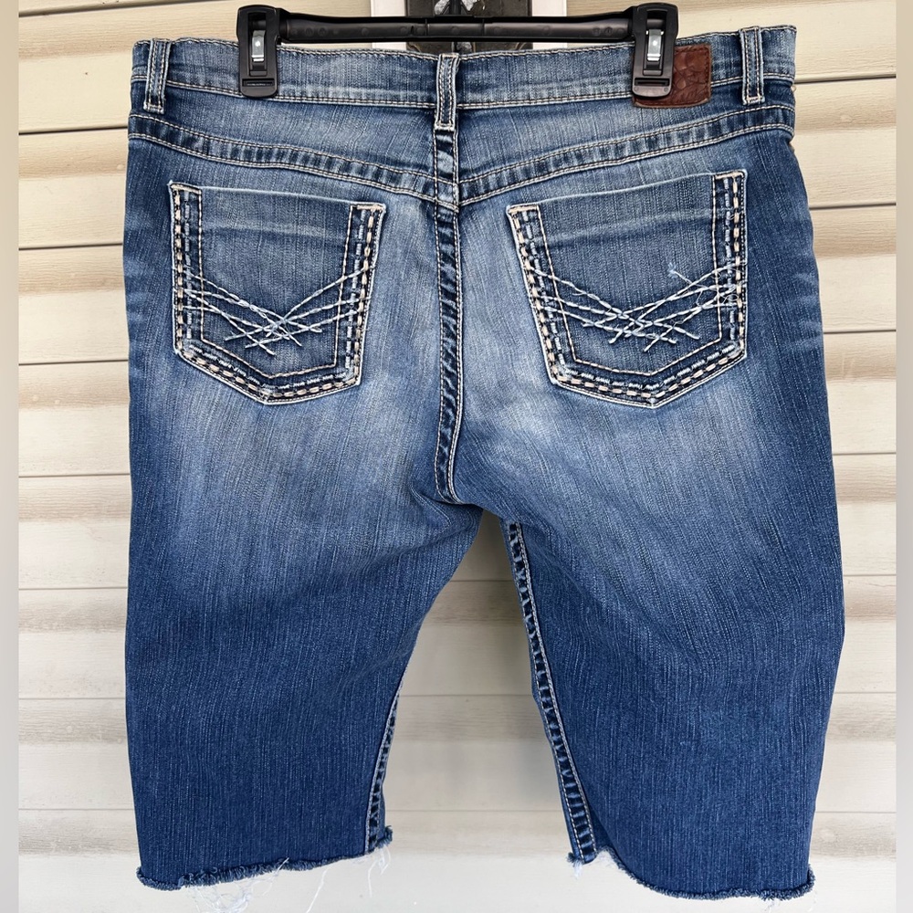 BKE Denim Drew Jeans Mens 35x14-measured Blue Faded Embroidered Stretch Cut Offs